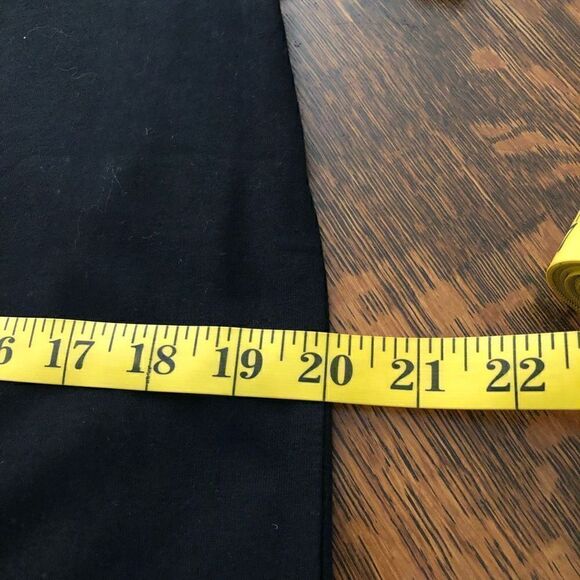 NEW Unishe Black T Shirt with Daisy Peace Sign NWT - Picture 10 of 12